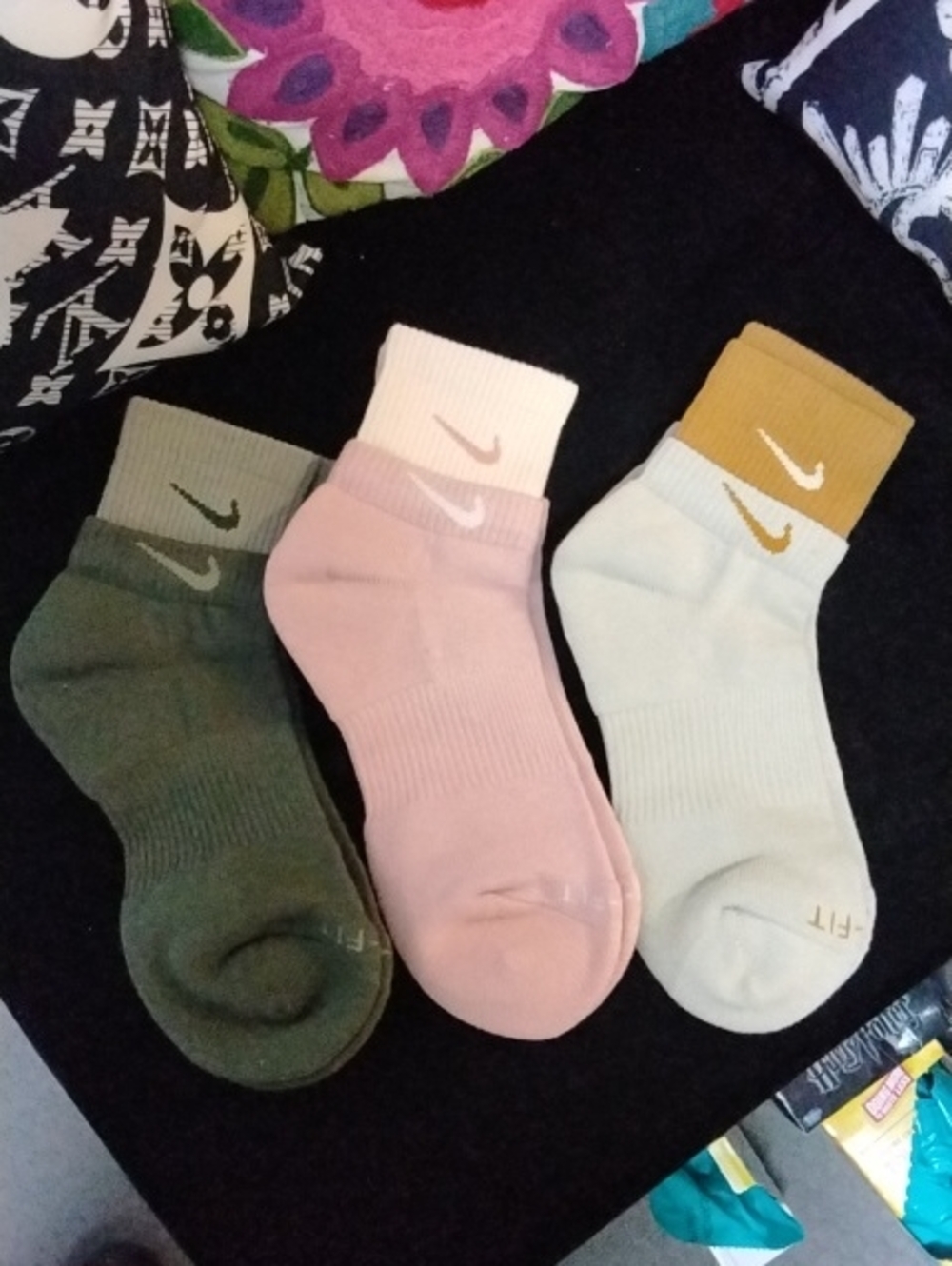 3 Pair Women's Nike Socks Size M 6-10